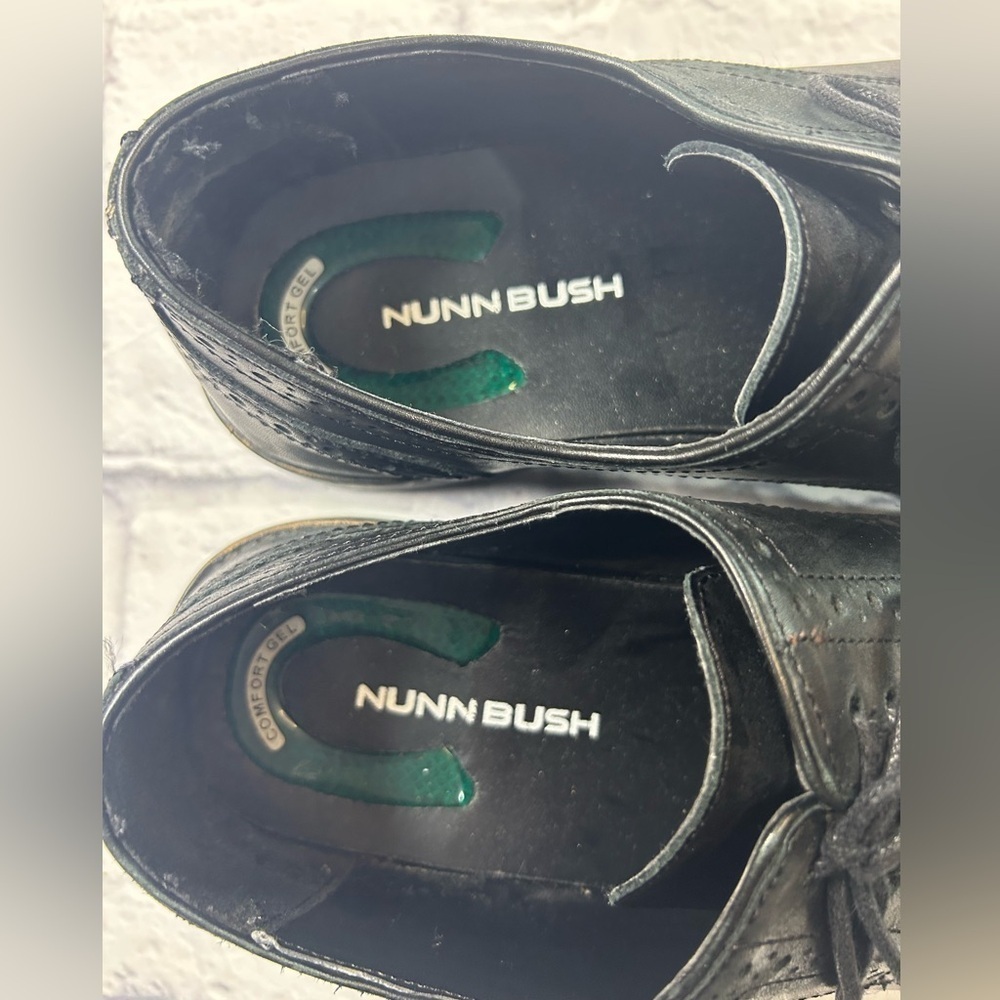 Nunn Bush Classic Black Brogue Oxfords. Size 10. - Picture 9 of 9